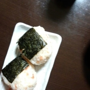 北海道　鮭とツナのまよおにぎり